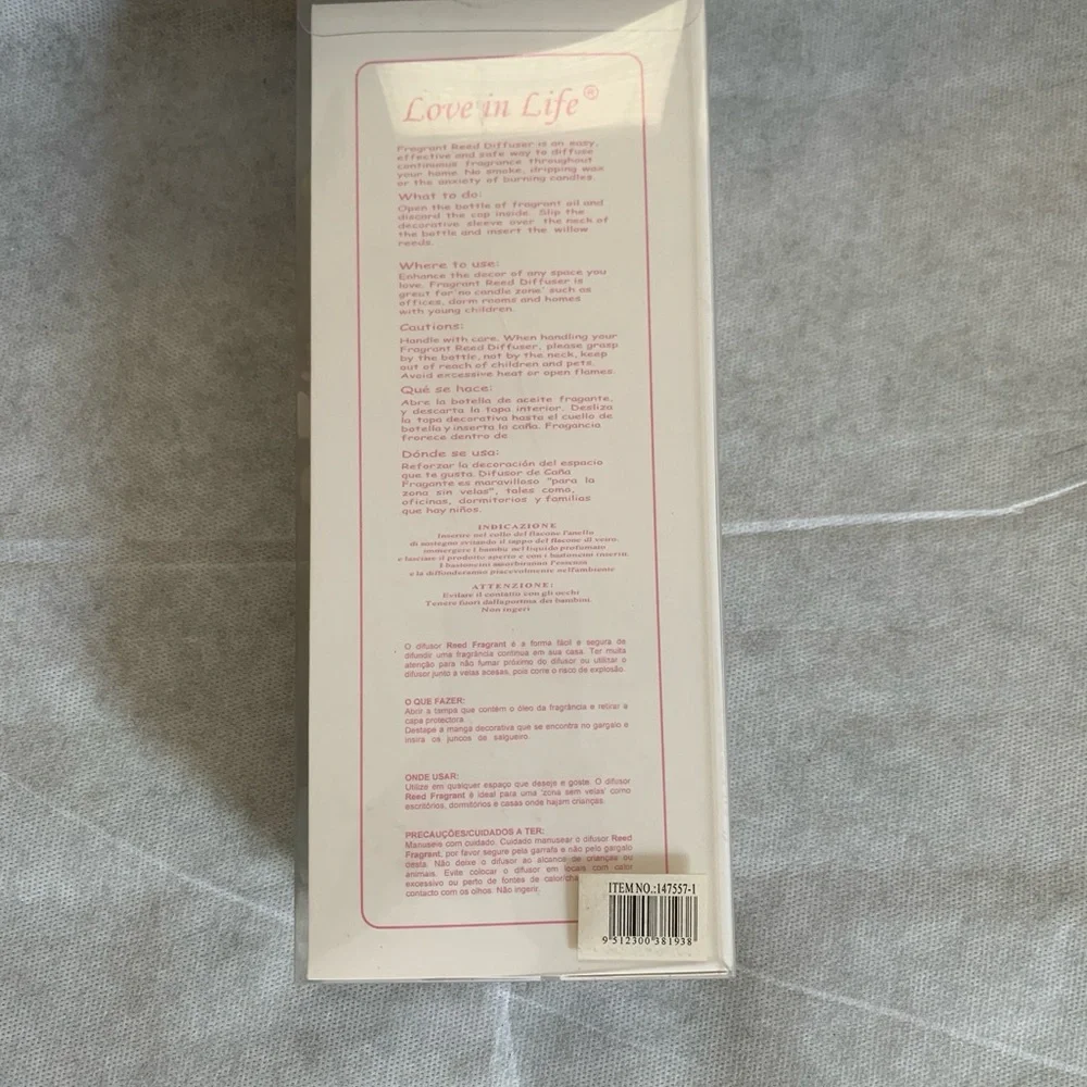 NIB Love in Pastel Blue Reed Diffuser Vase with faux flowers